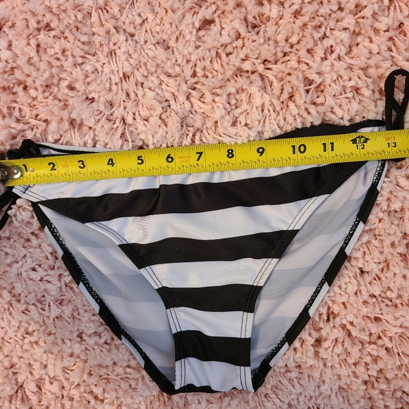 Cute Black & White Striped Unique Swimsuit. - Picture 3 of 5